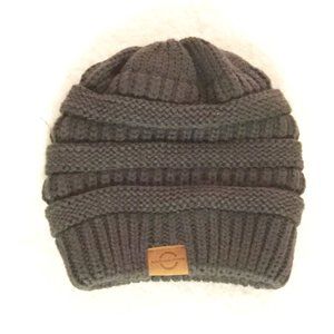 Gray lined beanie NWOT